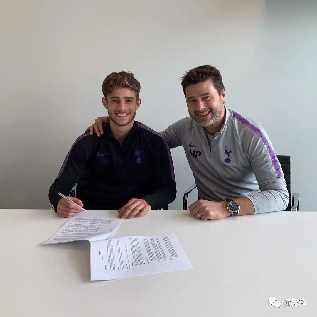 yy易游-冲刺阶段突围战来临，西汉姆围绕欧超杯官宣签约，管理层满意，团队化学反应显著