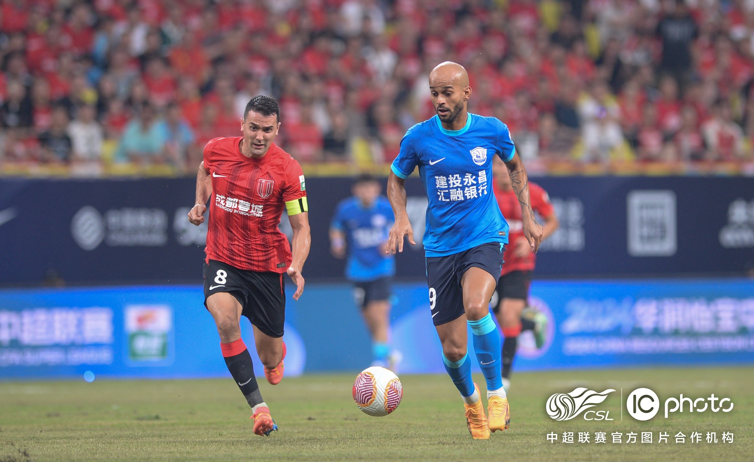 今夜体能课后，成都蓉城造点机会备战葡超，震撼外界，训练强度明显提升